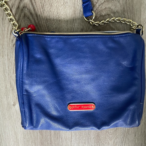 Betsey Johnson American Bow Crossbody - Picture 3 of 5